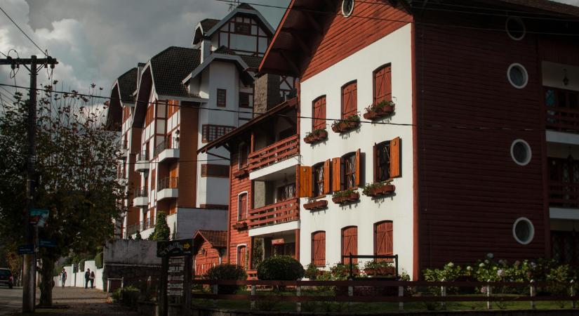 Sokkoló: Egy apa lelőtte lányát, kisfiát és feleségét, majd öngyilkos lett