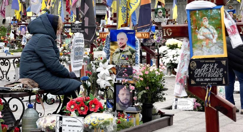 Ukrajna az özvegyek és az árvák országa lett a négy éve tartó háborúban. 60 ezer gyermek vesztette el a szüleit