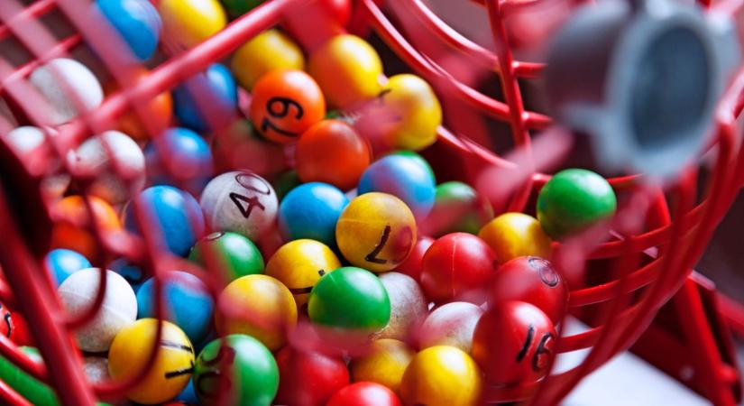 Ketyeg a visszaszámlálás: az 52 hetes szabály felé sodródik az ötöslottó