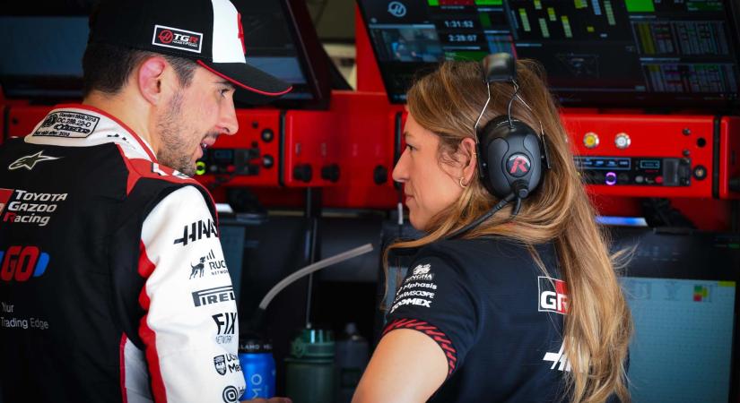 Különleges gesztus Melbourne-ben: a 6-os kanyart két F1-es mérnöknőről nevezték el