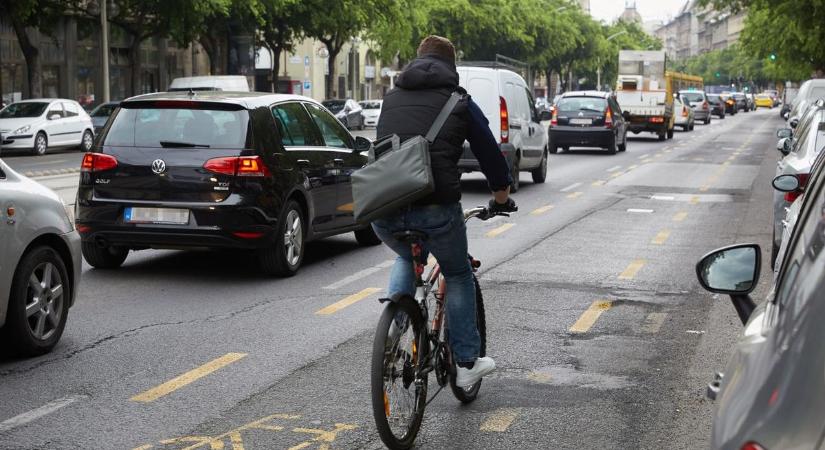 Nézik az utakat, írják a csekkeket: több százezret kockáztatsz, ha ezt nem teszed meg a járműveddel