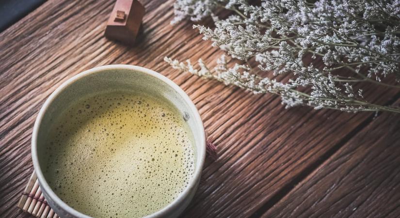 Ez a japán tea lehet az új matcha? – Fedezd fel a hojicha titkát