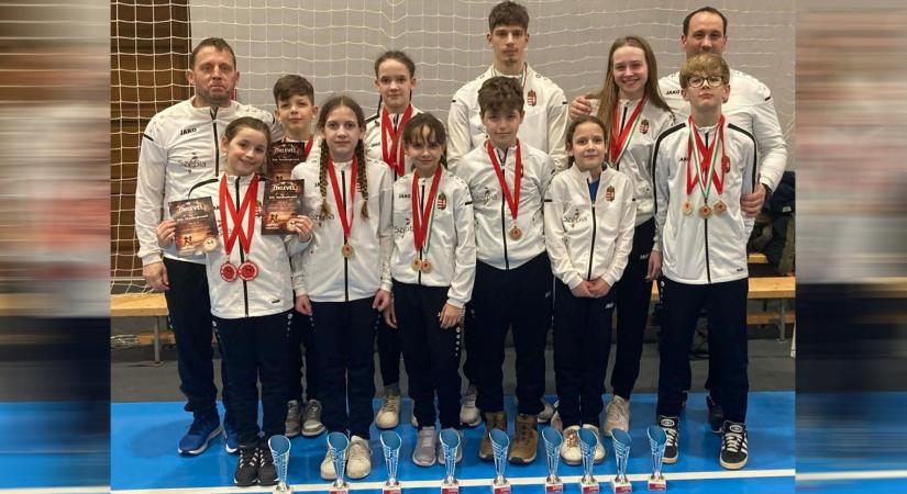 Kilenc aranyéremmel tértek haza a bajnai kick-boxosok Nádudvarról