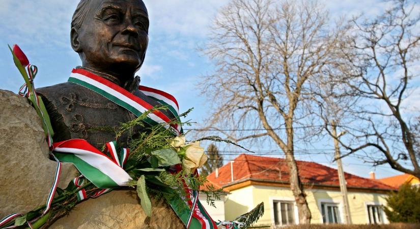 Maratoni felolvasás Wass Albert műveiből