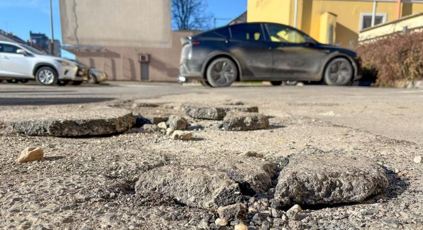 Kátyúk Szombathelyen: folytatjuk a döbbenetes állapotok bemutatását