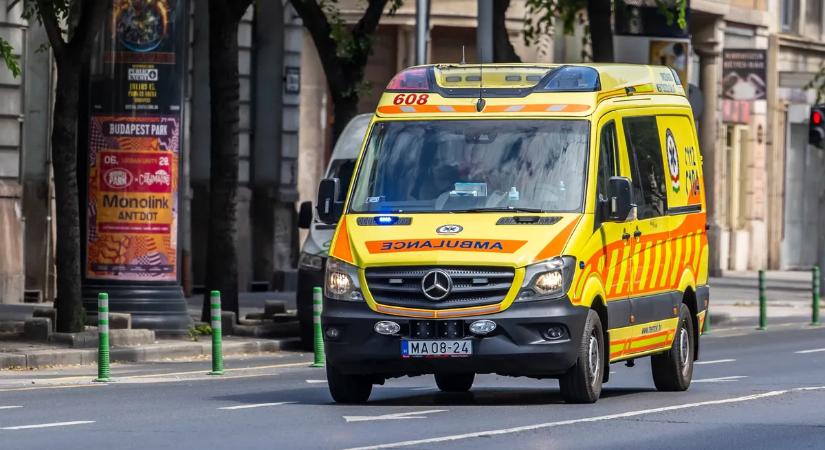 Teljes lezárás: súlyos buszbaleset történt a főúton, azonnal hívták a mentőket