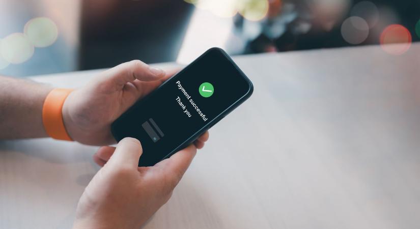 Banki alkalmazottnak hitte, átverték a Győr környéki férfit