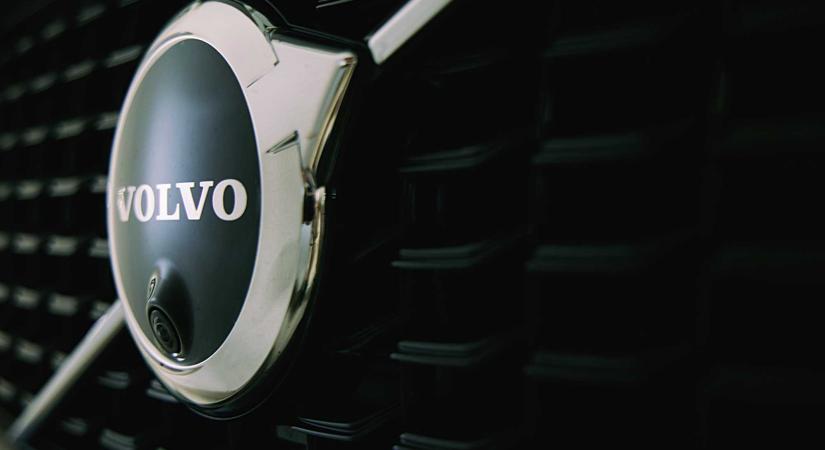 A Volvo több tízezer elektromos autót hív vissza veszélyes akkumulátorok miatt