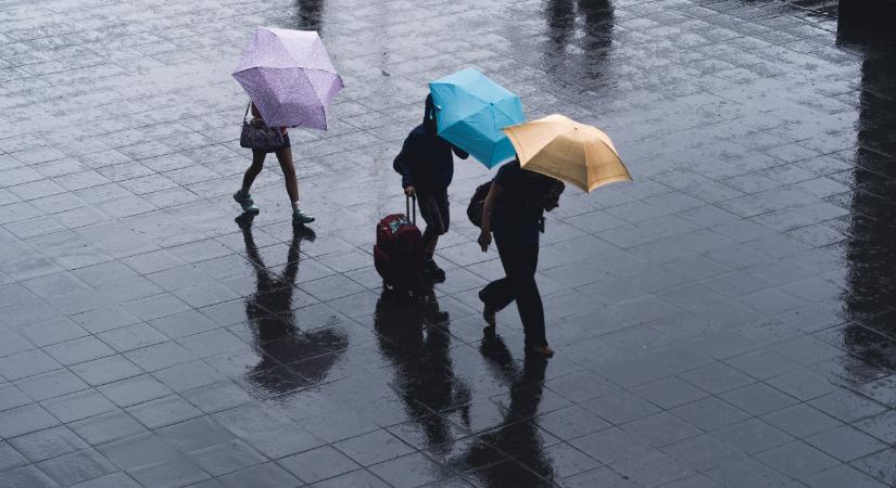 Lehet, hogy süt a nap, de jégesős zivatarok jönnek – figyelmeztetések, térkép