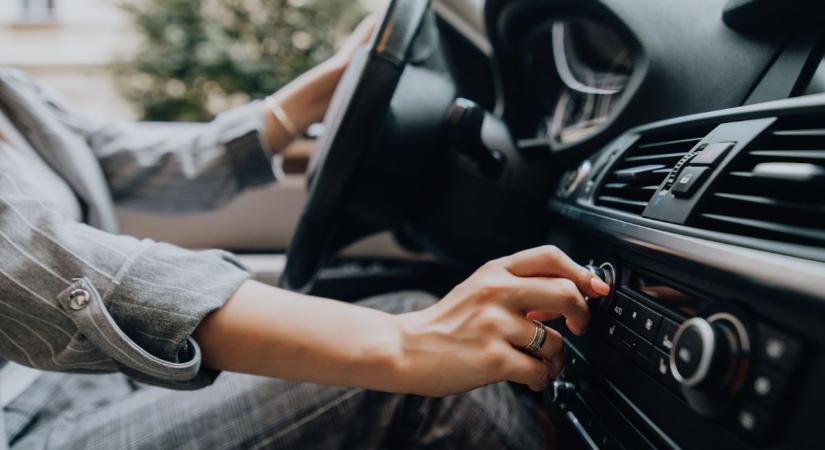 Hamarosan eltűnnek az autórádiók – Te el tudnád képzelni nélkülük az autózást?