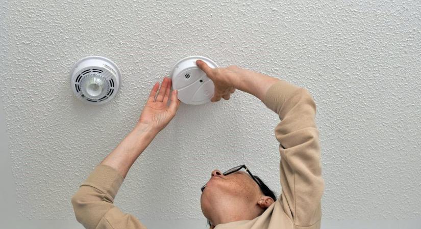 A szén-monoxid-érzékelő jelzett, a gázszolgáltató is kiment