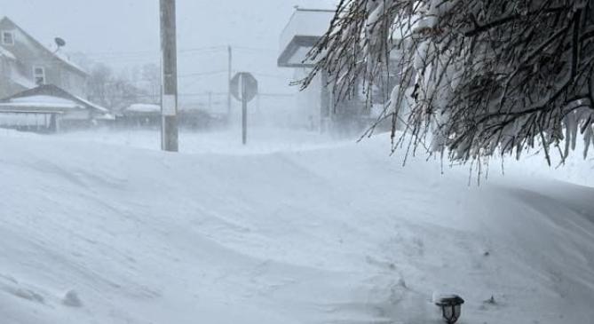 Majdnem egy méter hó hullott Rhode Island és Massachusetts egyes részein