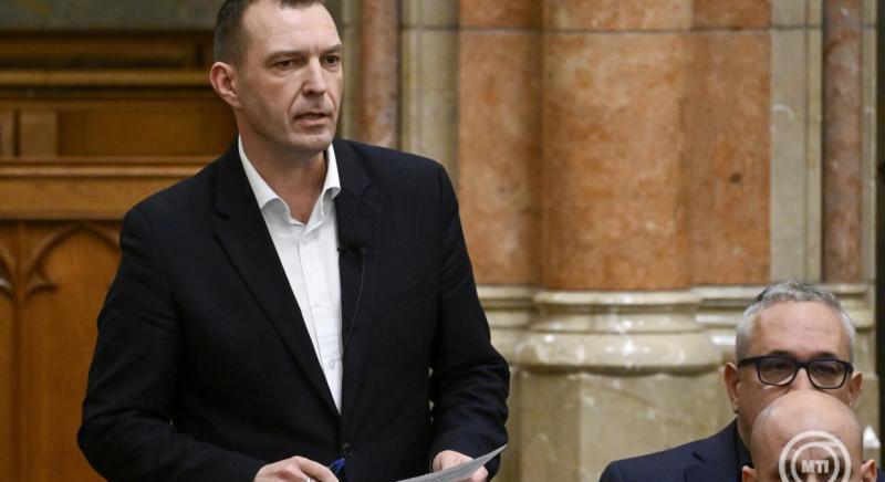 DK: már csak a határon túliakban bíznak, hogy hatalomban tartják a kormányt?