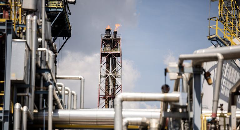 Súlyos vádakat fogalmaztak meg a Mol vezetőivel szemben, a csúcsvezetők kerülhettek bennfentes kereskedés gyanújába