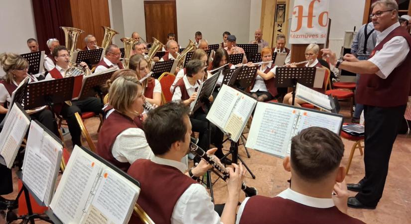 Több mint kétmillió forintos támogatást nyert a Dorogi Bányász Zenekar