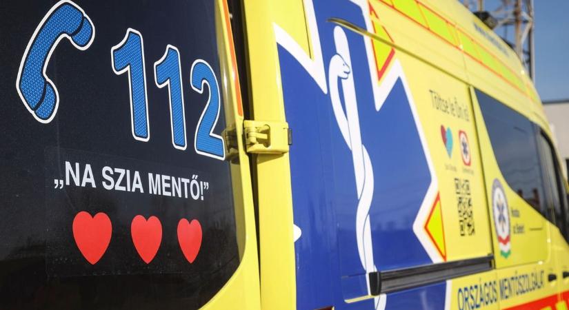 Hős mentősök kismamát mentettek Mohácson