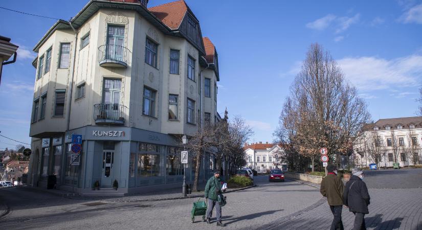 Már nem biztos NER-bástya, Veszprémben reális az esélye, hogy a Tisza két mandátumot is begyűjt