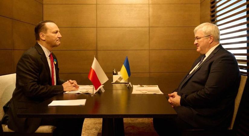 Az ukrán külügyminiszter leült lengyel kollegájával és megbeszélték, mekkora alávaló zsarnoknak tartják Magyarországot