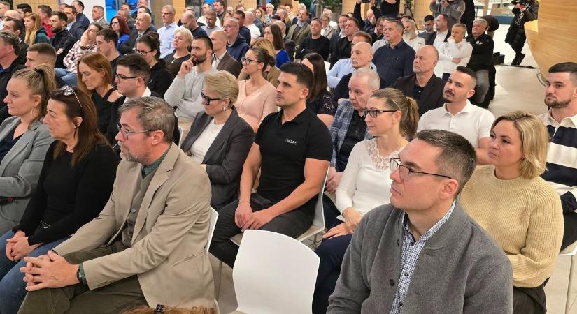 Dunaújváros képviselőinek részvételével tartottak fontos fórumot