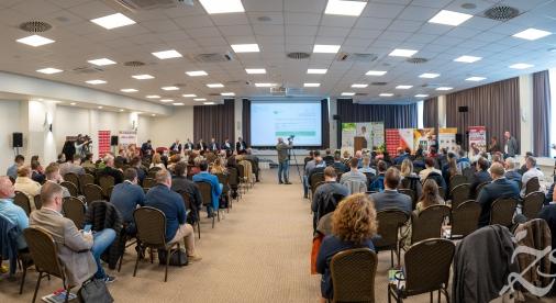 Zsendülés Szegeden: itt dől el, mi kerül a polcokra!