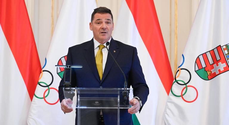 A MOB elnöke jól szórakozott a pletykákon, amik az orosz páros „lecseréléséről” szóltak a téli olimpia záróünnepségén