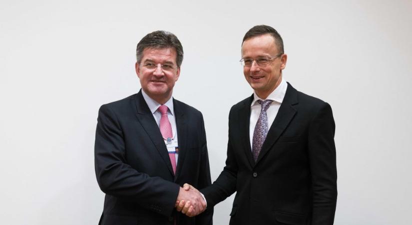 Továbbra is a MOL-csoportnál dolgozhat az Epstein-botrányba belebukó diplomata