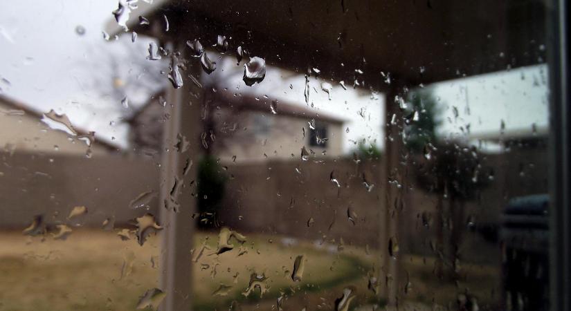 Keleten viharos lehet a délután, több megyében figyelmeztetés érvényes