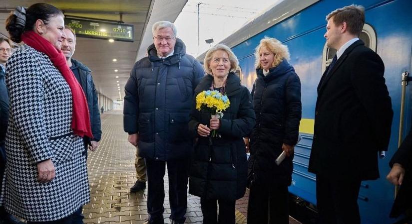 Zelenszkij megmagyarázta, miért blokkolták a Barátságot, kioktatta Trumpot, gyenge színésznek nevezte Putyint