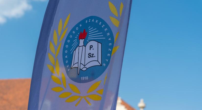 Bruttó 152 400 forint egyszeri bérkiegészítést kapnak a pedagógusok, az alapbérek nem változnak