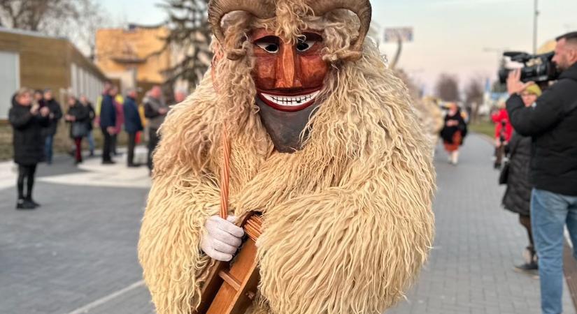 Télűző mulatság a busókkal Hajdúszoboszlón