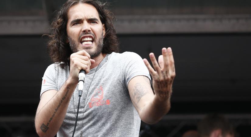 Russel Brand ismét ártatlannak vallotta magát
