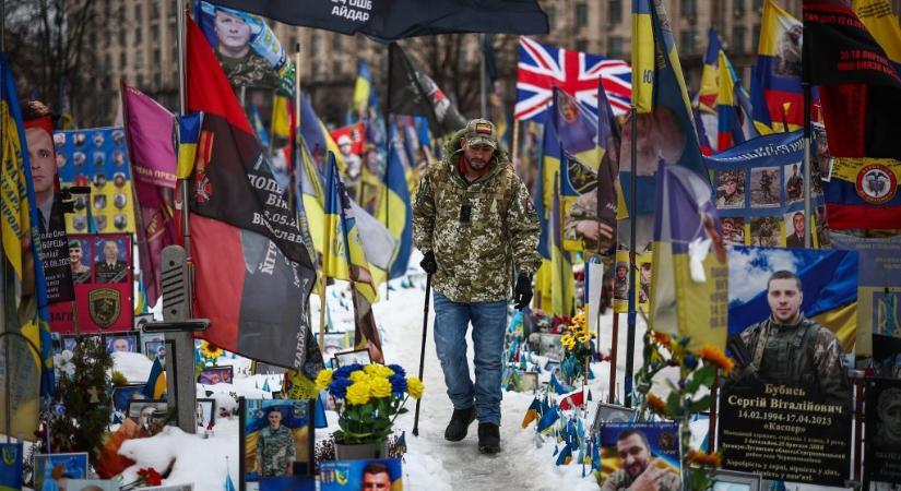 Lada a jégen, panelházak romokban, hadifoglyok a platón: négy éve ostromolja Ukrajnát Oroszország