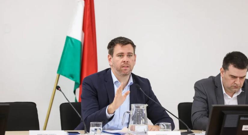 Vitézy szerint Karácsony folyamatban lévő ügyeket akar eltussolni a BKM ellenőrzésének kiszervezésével