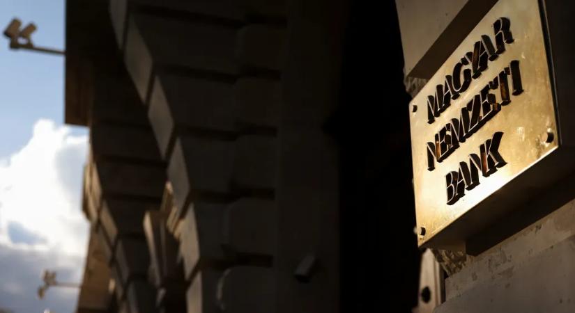 Bennfentes kereskedelem miatt vizsgálatot indított a Mollal szemben az MNB
