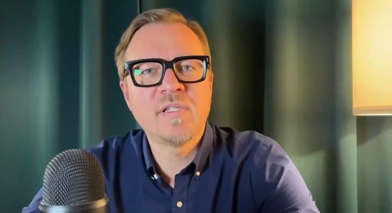 Ukrán politikai elemző: Orbán Viktor mindenki munkáját akadályozza, Magyarországnak el kell venni a vétójogát