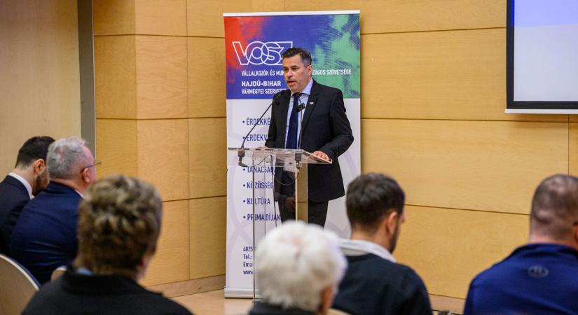 Kinyitották a pályázati aranykaput a debreceni KKV-k előtt – fotókkal