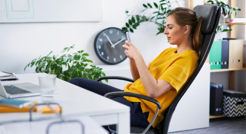 Az „irodai szék-fenék” kikészíti a nőket — így kerülheted el