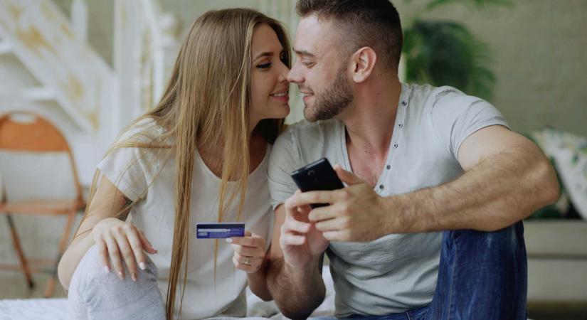 Párkapcsolat és pénz: minden negyedik fiatal eltitkol bizonyos kiadásokat a párja elől (SZAVAZZ!)