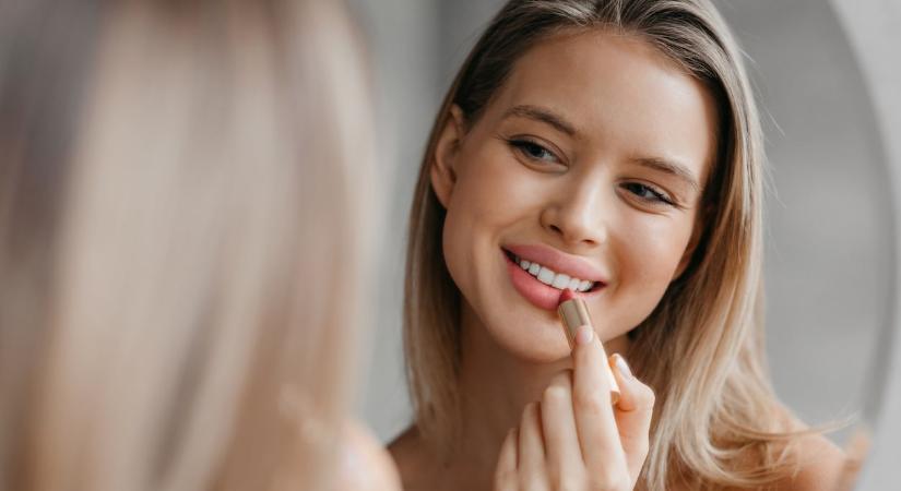 A matt korszak után itt az elmosott ajaktrend: a 2026-os szépségforradalom