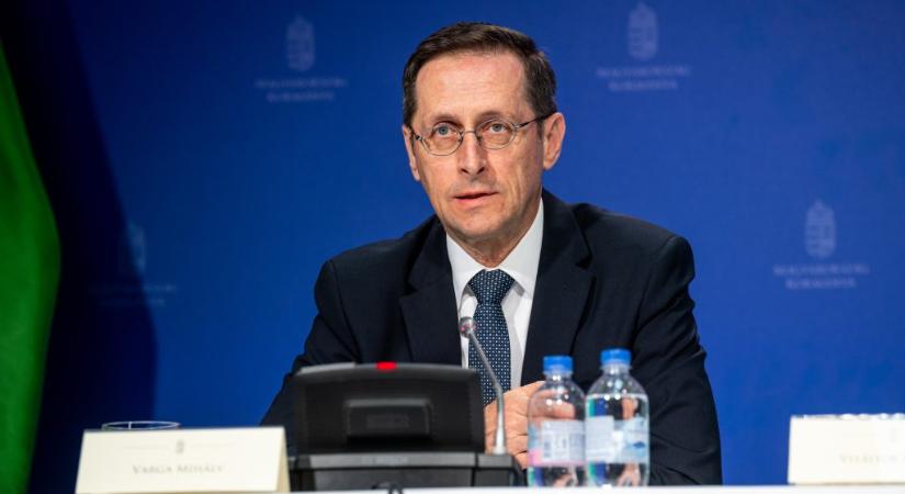 Megvágták az alapkamatot Varga Mihályék