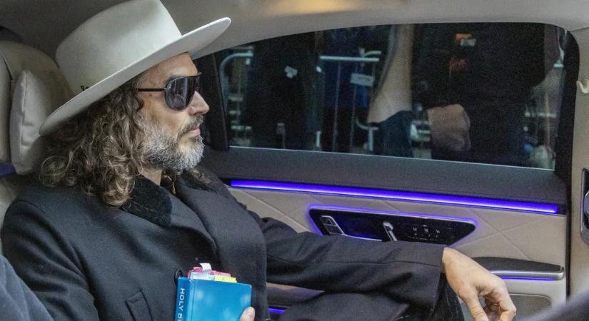 Újabb, nemi erőszakról és zaklatásról szóló vádpontokban vallotta magát ártatlannak Russell Brand