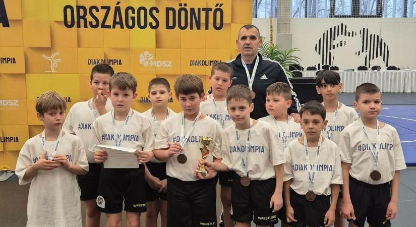 Több mint 3000 diák, 640 döntős – és köztük a bronzérmes baranyai csapat!