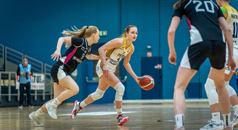 Saját magukat verték meg a látogatók