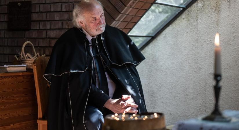 Visszakapcsolták az áramot Iványi Gáborék békásmegyeri gyülekezetében