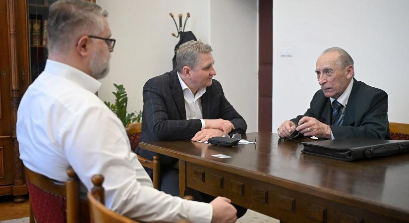 A híres tábornok leszármazottja jött el az egri polgármesterhez