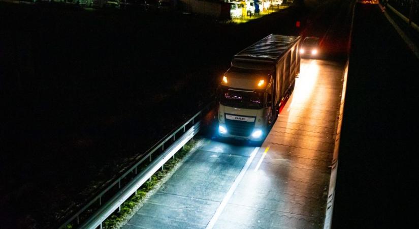 Kamionok ütköztek az M0-áson