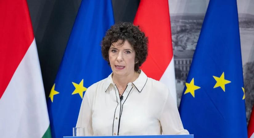 Úgy helyretették a parlamentben a DK-t, hogy a fal adta a másikat