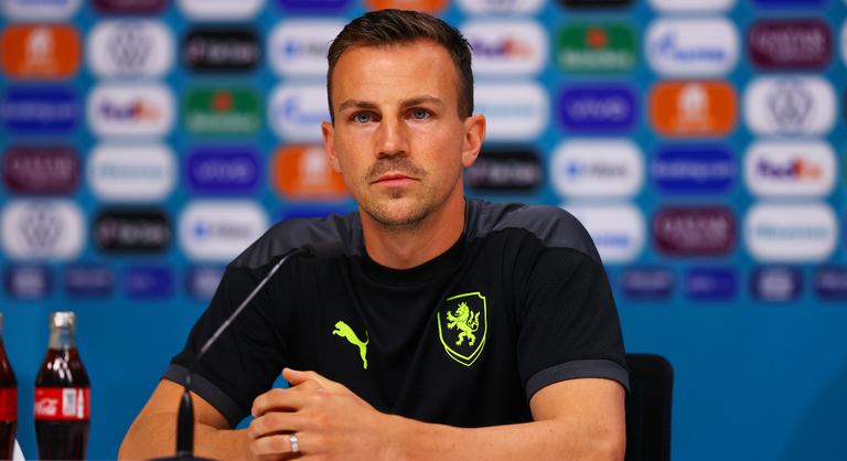 Visszatér a 35 éves középpályás, hogy segítse csapatát a vb-pótselejtezőn