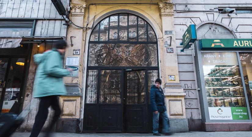 Hálószoba-gate: Feljelentés-kiegészítést rendelt el a BRFK