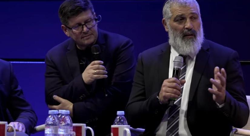 Az újságíró, aki beépült a dzsihadista csoportokba